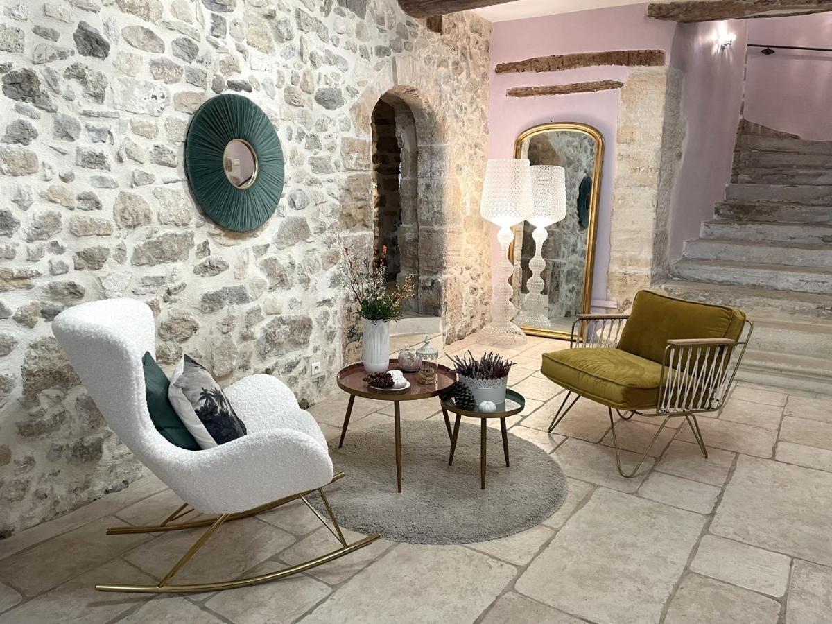 بيرنيه لو فونتينز B&B Temps Suspendu Provence المظهر الخارجي الصورة