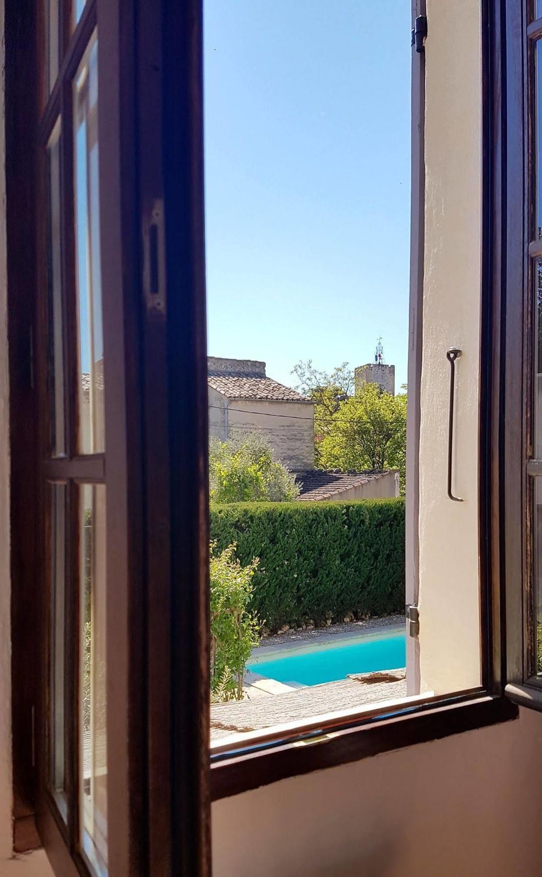 بيرنيه لو فونتينز B&B Temps Suspendu Provence المظهر الخارجي الصورة